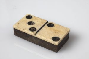 MUO-051650/19: Domino: pločica za domino