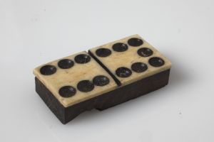 MUO-051650/41: Domino: pločica za domino
