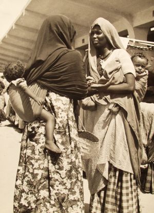 MUO-035587: Majke s djecom, Djibouti, 1955.: fotografija