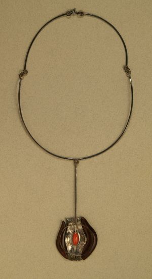 MUO-031205: Ogrlica s privjeskom: ogrlica s privjeskom