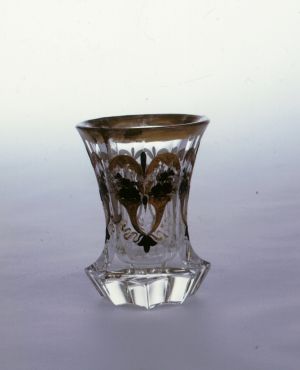 DIJA-1268: čaša