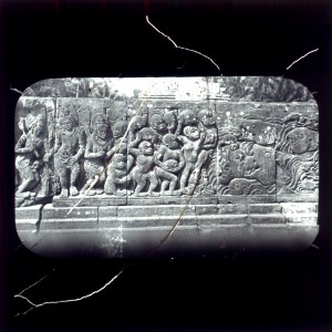MUO-035118/37: Reljef na budističkom hramu: dijapozitiv