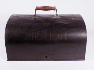 MUO-026044: Mignon: poklopac pisaćeg stroja