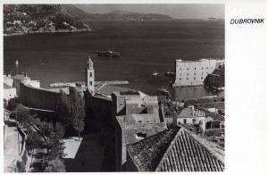 MUO-035946: Dubrovnik - Pogled na zidine: fotografija