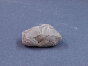 MUO-039834/03: Grumen kamenine: grumen kamenine