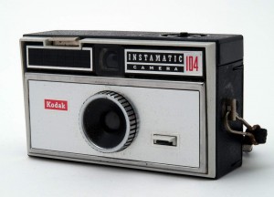 MUO-047154/01: Kodak Instamatic 104: fotoaparat
