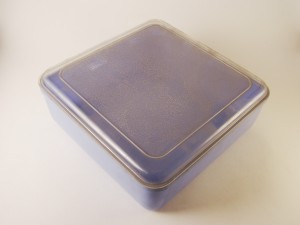 MUO-012892: Kutija s poklopcem: kutija s poklopcem