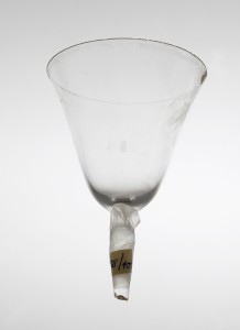 MUO-005158/10: Tehnološki prikaz izrade čaše na nožici: tehnološki prikaz izrade čaše na nožici