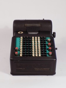 MUO-026045: Brunsviga Model AS: stroj za računanje