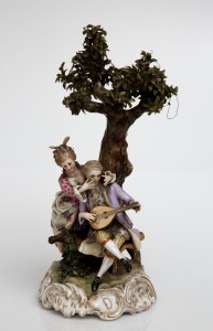 MUO-008421: Ljubavni par kraj drveta: figuralna grupa