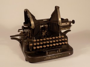 MUO-009895: The No. 6 Oliver standard visible writer: pisaći stroj