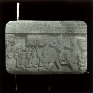 MUO-035118/39: Reljef na budističkom hramu: dijapozitiv