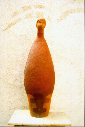 MUO-050343: Žena - boca: keramoskulptura