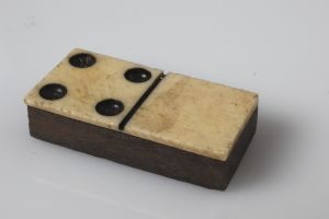 MUO-051650/05: Domino: pločica za domino