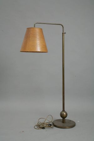 MUO-045386: Stojeća svjetiljka: stojeća lampa