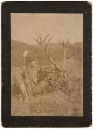 MUO-045189: Autoportret Rudolfa s rogovima kapitalca: fotografija