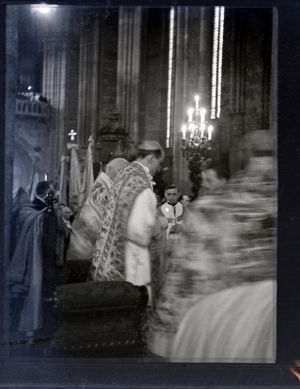 MUO-041602: Stepinac - Sa svečanog čina konsekracije u Katedrali: negativ