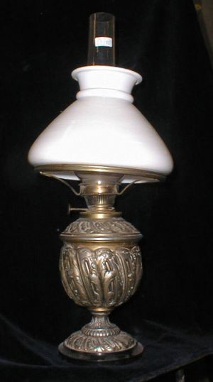 MUO-029585: Petrolejska lampa: lampa - petrolejska