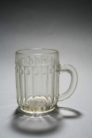 MUO-015476: Čaša s ručkom (za pivo): čaša s ručkom