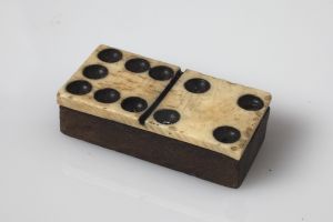 MUO-051650/34: Domino: pločica za domino
