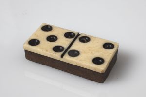 MUO-051650/32: Domino: pločica za domino