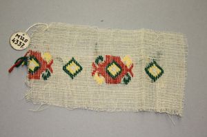 MUO-004337: Uzorak narodnog tkanja: uzorak narodnog tkanja