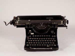 MUO-026039: Olivetti M40: pisaći stroj