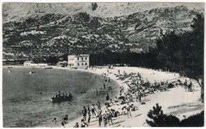 MUO-035207: Makarska - Pogled na plažu: razglednica