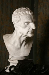 ZAG-0015: Idealni portret muškarca: skulptura