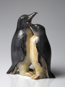 MUO-055827: Pingvini: keramoskulptura