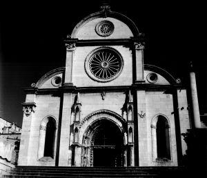 MUO-052671: Šibenska katedrala Sv. Jakov, pročelje: fotografija