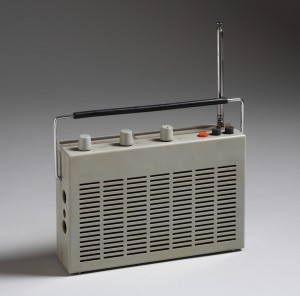 MUO-045100: BRAUN-T510: radio aparat