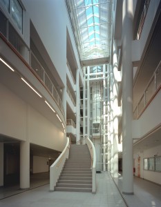 MUO-057451/14: Sveučilišni centar UZA II - Geološki, Farmaceutski i Ekonomski fakultet, Althanstrasse - Augasse 2-4, Beč: arhitektonska fotografija