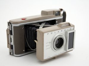 MUO-046574: Polaroid J 33: fotoaparat