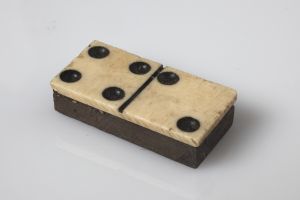MUO-051650/20: Domino: pločica za domino