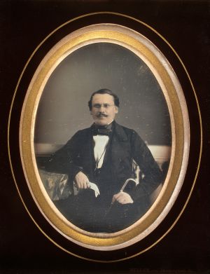 MUO-038270: Portret muškarca iz obitelji Gračić: dagerotipija