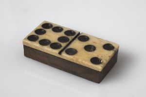 MUO-051650/39: Domino: pločica za domino