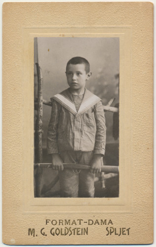 MUO-042852: Dječak u marinerici: fotografija