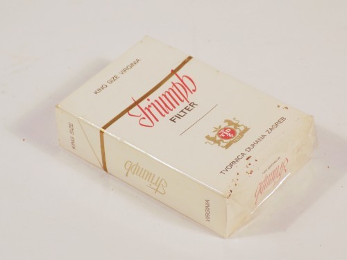MUO-057822: Triumph: kutija cigareta