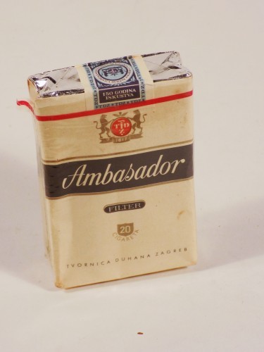 MUO-057827: Ambasador: kutija cigareta
