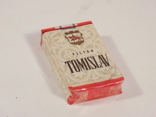 MUO-057819: Tomislav: kutija cigareta
