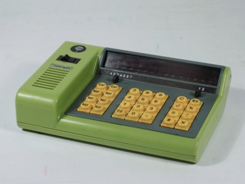 MUO-058113: TRS 537: elektronski kalkulator